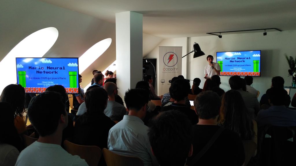 Clément semble très à l'aise devant trente mille personnes